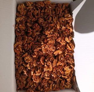 خرید عمده مغز گردو فسنجونی کارتن ۵ کیلویی